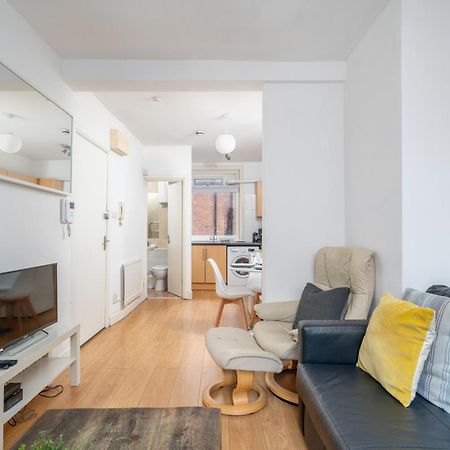 Carnaby & Oxford Street - Central Soho - One Bedroom - Double Bed & Sofabed London Exterior photo