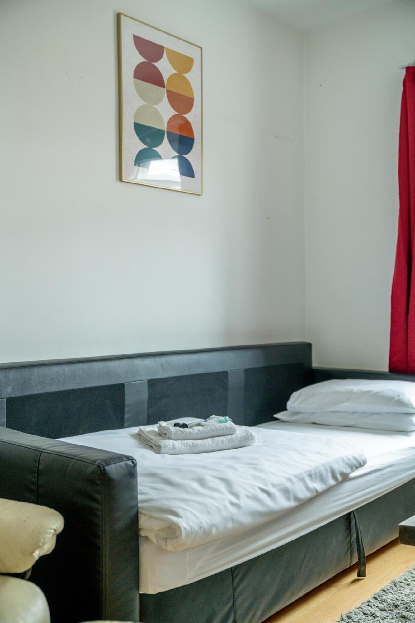 Carnaby & Oxford Street - Central Soho - One Bedroom - Double Bed & Sofabed London Exterior photo