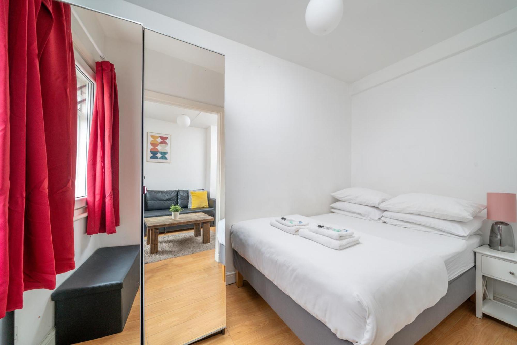 Carnaby & Oxford Street - Central Soho - One Bedroom - Double Bed & Sofabed London Exterior photo
