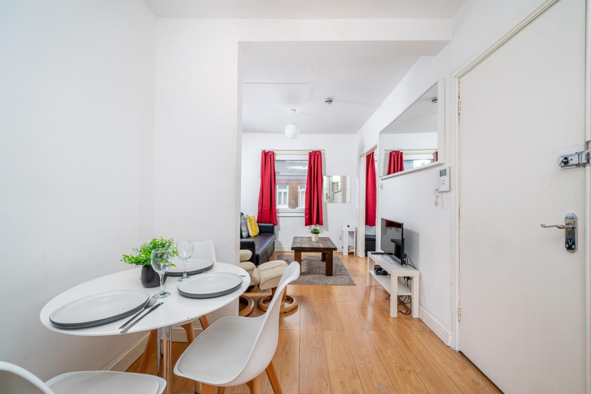 Carnaby & Oxford Street - Central Soho - One Bedroom - Double Bed & Sofabed London Exterior photo